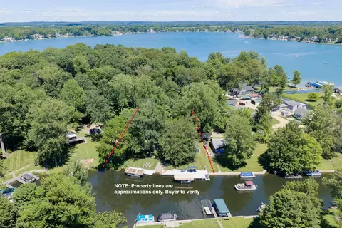 View/Area - 61626 Lagoon Dr, Penn, MI 49031 photo 3 of 5
