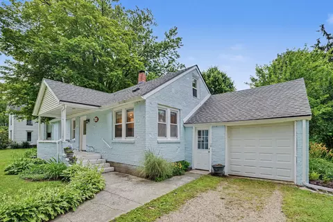 220 E James St, Lawrence, MI 49064