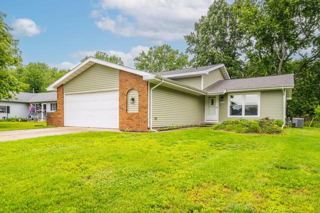 4633 Vista Dr, Bridgman, MI 49106