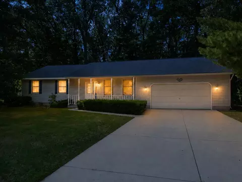 2157 Deerwood Dr, Muskegon, MI 49457