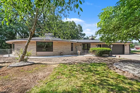 2631 Hillview Ln, St. Joseph, MI 49085