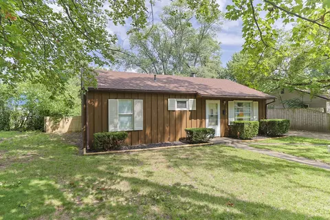 2029 Lewis Dr, Niles, MI 49120