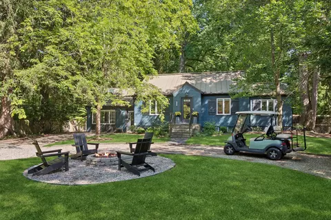 14507 Lakeshore Rd, Chikaming, MI 49116