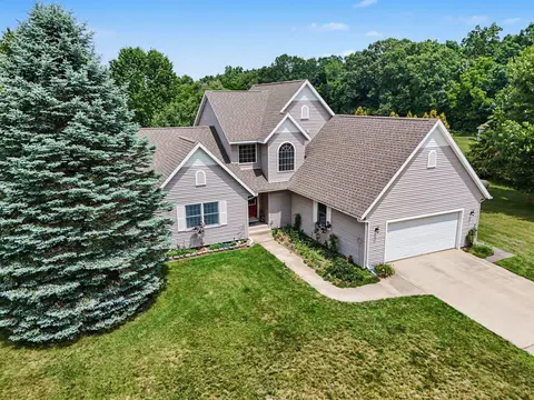 17704 Moorepark Rd, Park, MI 49093