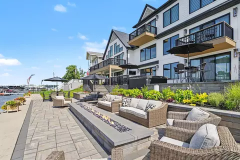31218 Curran Beach Rd, Silver Creek, MI 49047
