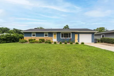 317 E Washington St, Berrien Springs, MI 49103
