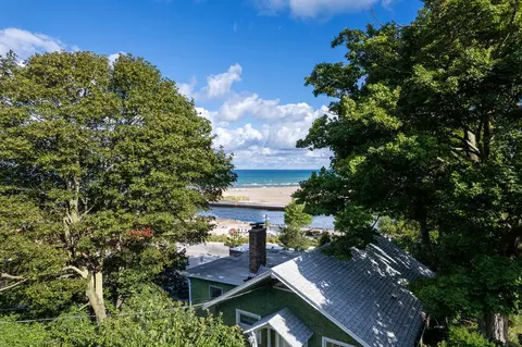 83 Michigan Ave, South Haven, MI 49090