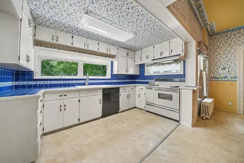 Kitchen - 380 Centreville Rd, Constantine, MI 49042 photo 1 of 1
