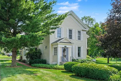 Exterior - 380 Centreville Rd, Constantine, MI 49042 photo 3 of 12