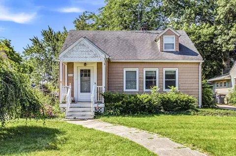 912 Kingsley Ave, St. Joseph, MI 49085