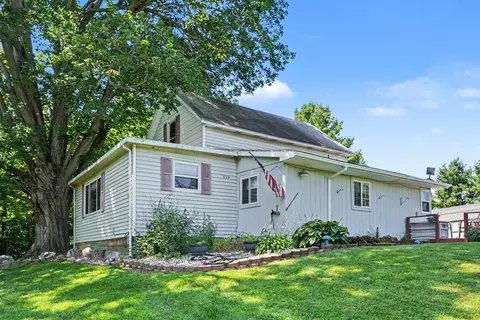 Exterior - 829 E Wagner Rd, Buchanan, MI 49107 photo 2 of 8