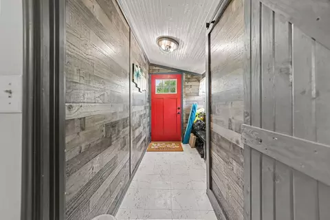 Entry Way - 829 E Wagner Rd, Buchanan, MI 49107 photo 1 of 3