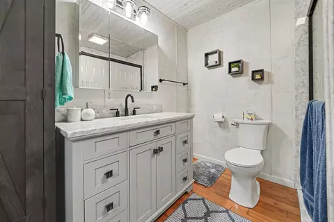 Bath - 829 E Wagner Rd, Buchanan, MI 49107 photo 2 of 2