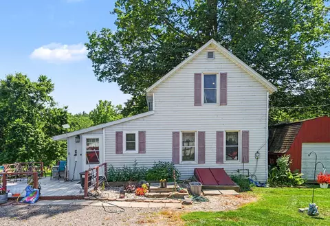 Exterior - 829 E Wagner Rd, Buchanan, MI 49107 photo 3 of 8