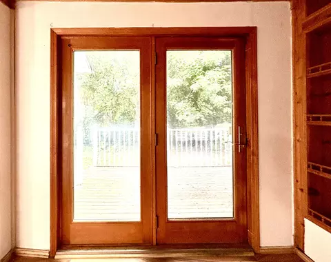 Entry Way - 210 E Ash St, Three Oaks, MI 49128 photo 1 of 2