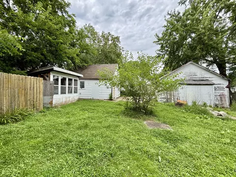 Exterior - 210 E Ash St, Three Oaks, MI 49128 photo 6 of 7