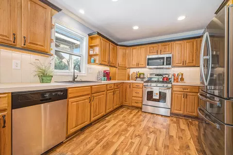 Kitchen - 3123 140th Ave, Salem, MI 49323 photo 1 of 2