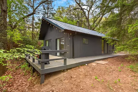 3109 River Bend Trl, Manlius, MI 49408