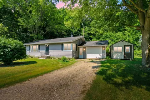 1264 M-40 St S, Allegan, MI 49010