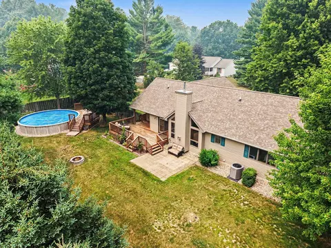 68340 Riverview Dr, Geneva, MI 49090