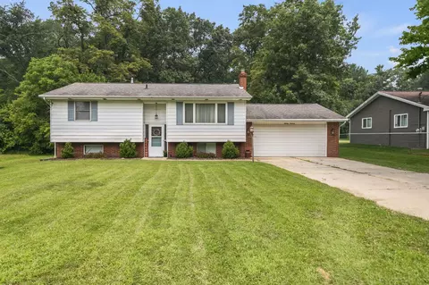 1619 E Bertrand Rd, Niles, MI 49120