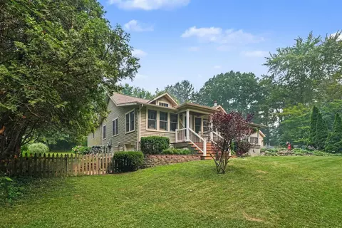 5359 Riverside Dr, Hagar, MI 49038