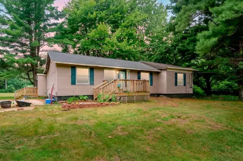75583 24th Ave, South Haven, MI 49090