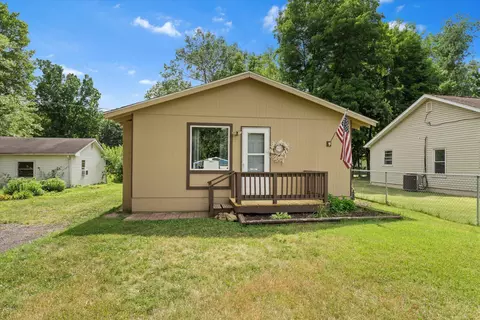70324 Fairfield Dr, Ontwa, MI 49112