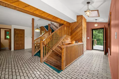 Entry Way - 500 Tuttle Rd, Baroda, MI 49101 photo 2 of 4