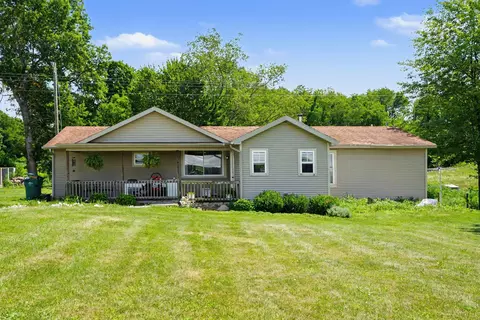 59131 White Temple Rd, Penn, MI 49095