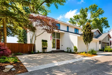 808 Lake Ln, St. Joseph, MI 49085