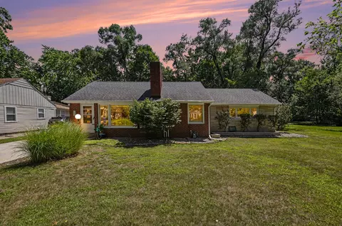 216 Hampton Rd, Benton, MI 49022