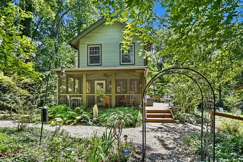 6650 Pine Ln, Chikaming, MI 49125