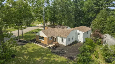 811 Tomahawk Ln, Niles, MI 49120
