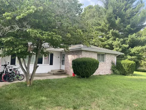 8486 S Hillcrest Dr, Oronoko, MI 49103