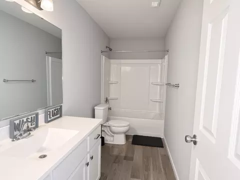 Bath - 1493 Drew Dr, Niles, MI 49120 photo 1 of 1