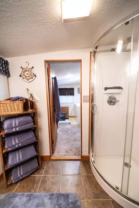 Bath - 9728 Lakeview Dr, Jerome, MI 49249 photo 1 of 4