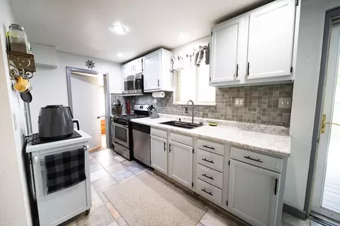 Kitchen - 9728 Lakeview Dr, Jerome, MI 49249 photo 6 of 8