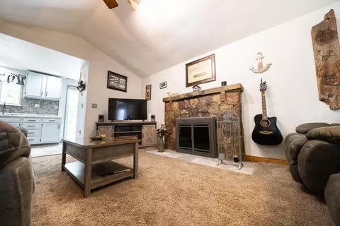Living - 9728 Lakeview Dr, Jerome, MI 49249 photo 4 of 8