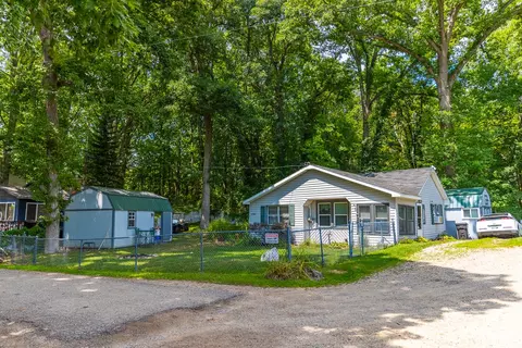 Exterior - 9728 Lakeview Dr, Jerome, MI 49249 photo 3 of 34
