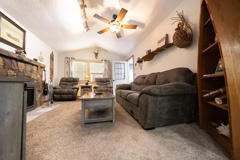 Living - 9728 Lakeview Dr, Jerome, MI 49249 photo 6 of 8