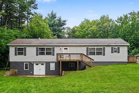 6113 102nd Ave, Casco, MI 49090