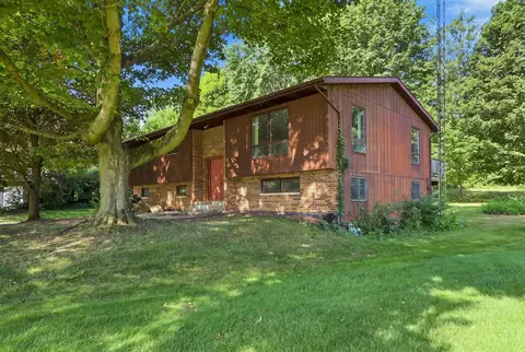 6336 Sycamore, Coloma, MI 49038