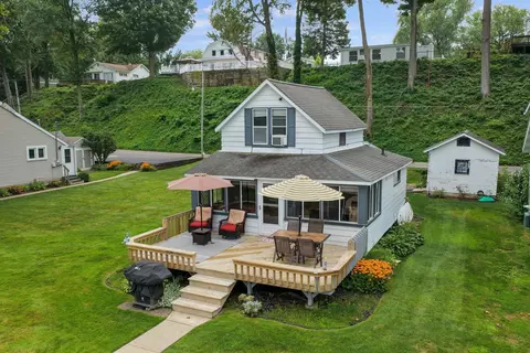 8167 Shady Dr, Watervliet, MI 49098
