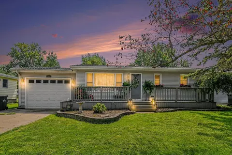 4562 Vista Dr, Bridgman, MI 49106