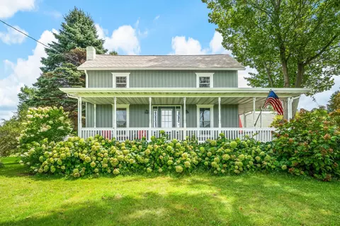 8467 S Scottdale Rd, Oronoko, MI 49103