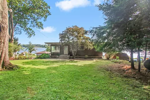 51834 Co Rd 384, Columbia, MI 49056