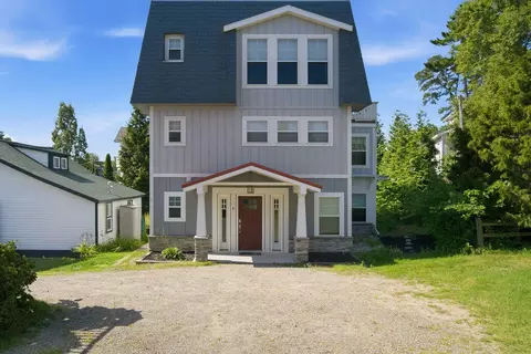 43 N Shore Dr, South Haven, MI 49090