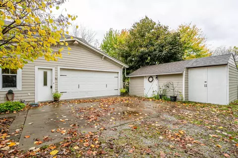 Exterior - 5665 W Phillips Rd, Three Oaks, MI 49128 photo 15 of 16