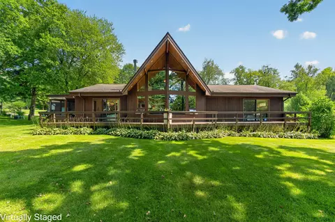 29116 Cedarama Dr, Porter, MI 49067